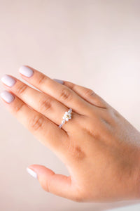 Flower Ring - White & Transparent